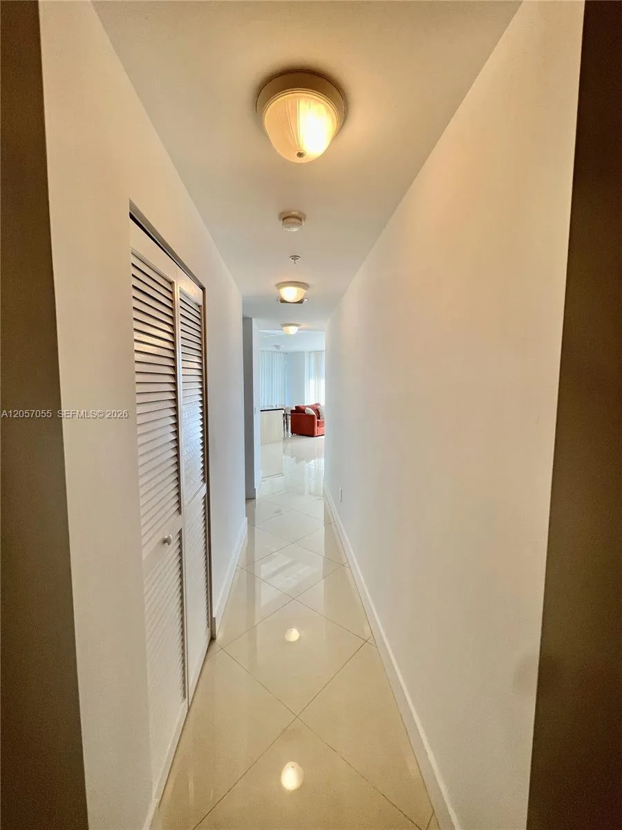 1111 SW 1st Ave # 1914, Miami, FL 33130 photo 5