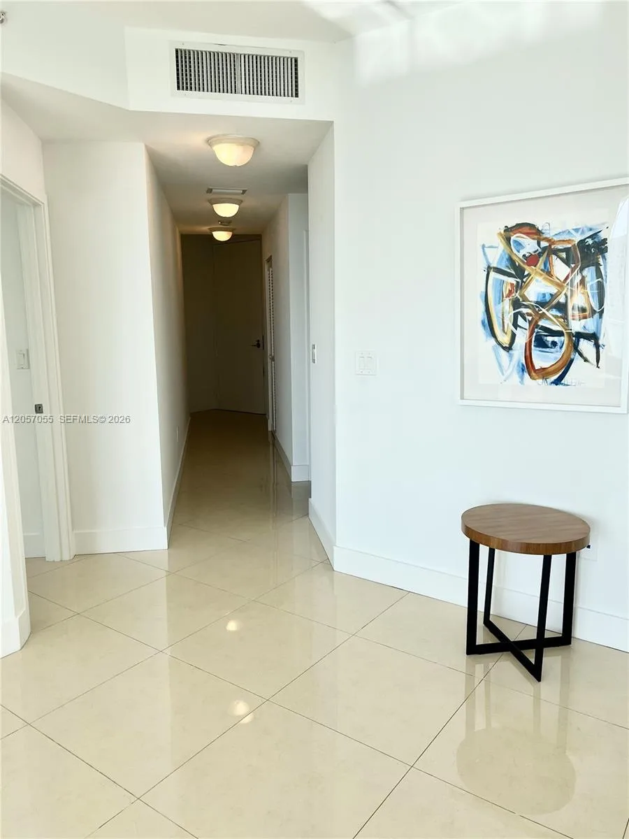 1111 SW 1st Ave # 1914, Miami, FL 33130 photo 6