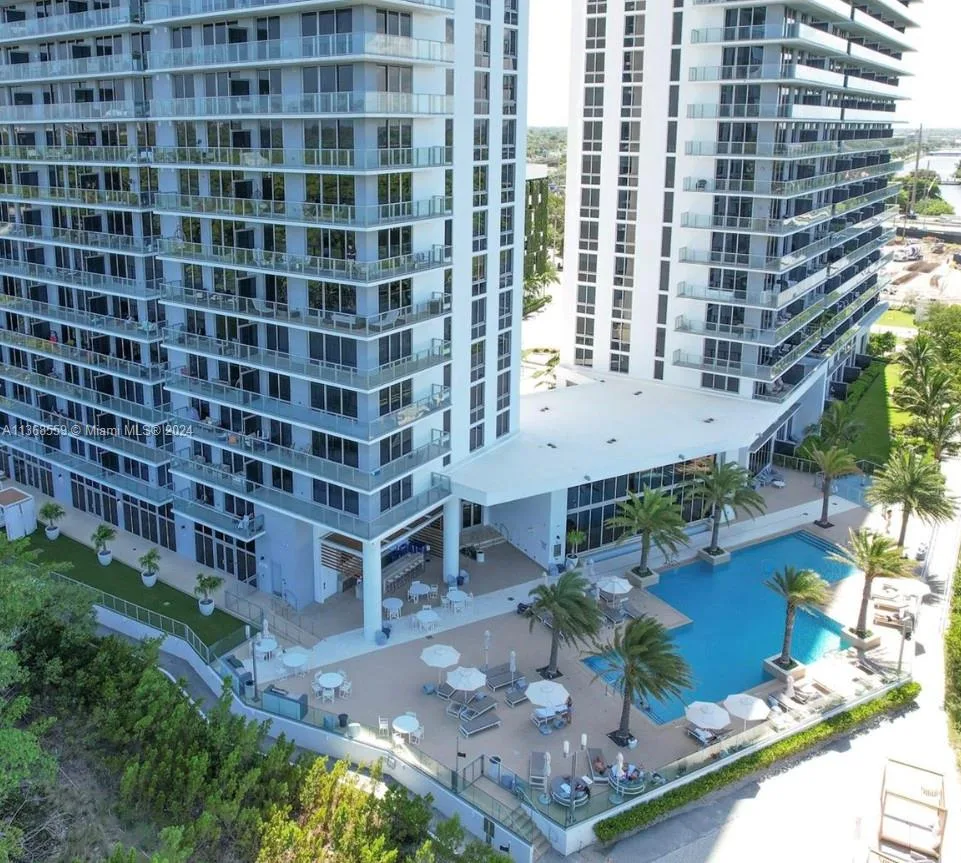 16385 Biscayne Blvd # 7, North Miami Beach, FL 33160