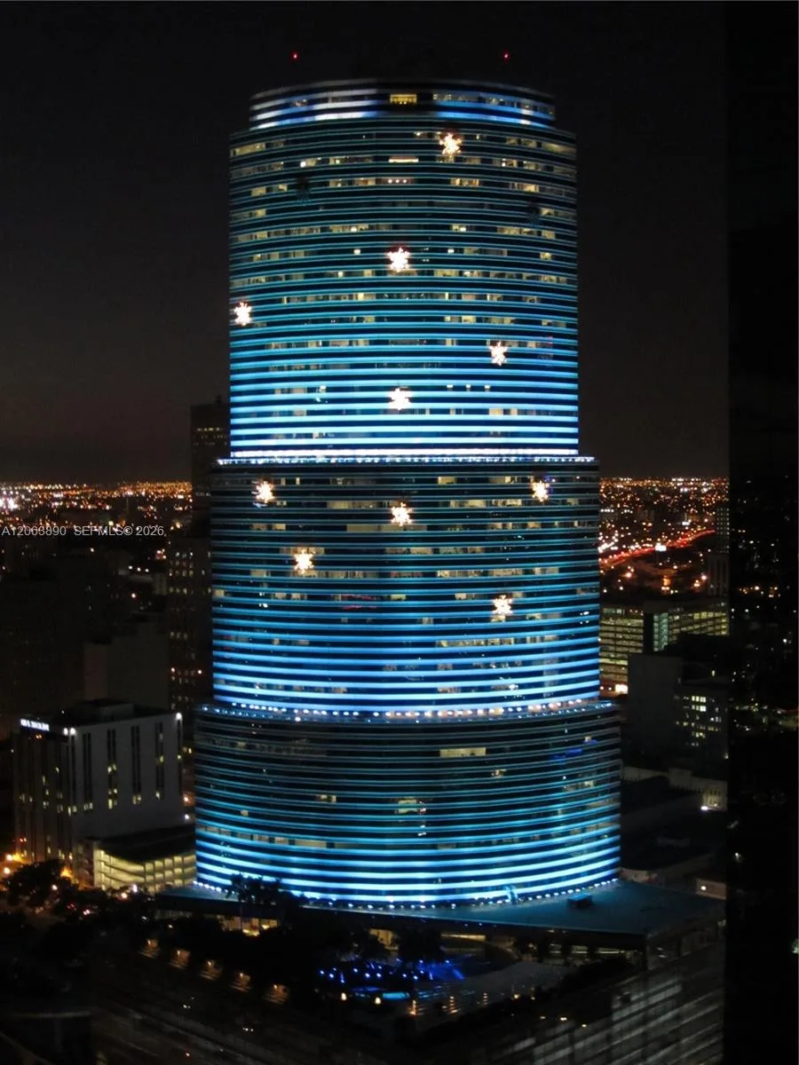 200 Biscayne Boulevard Way # 3809, Miami, FL 33131