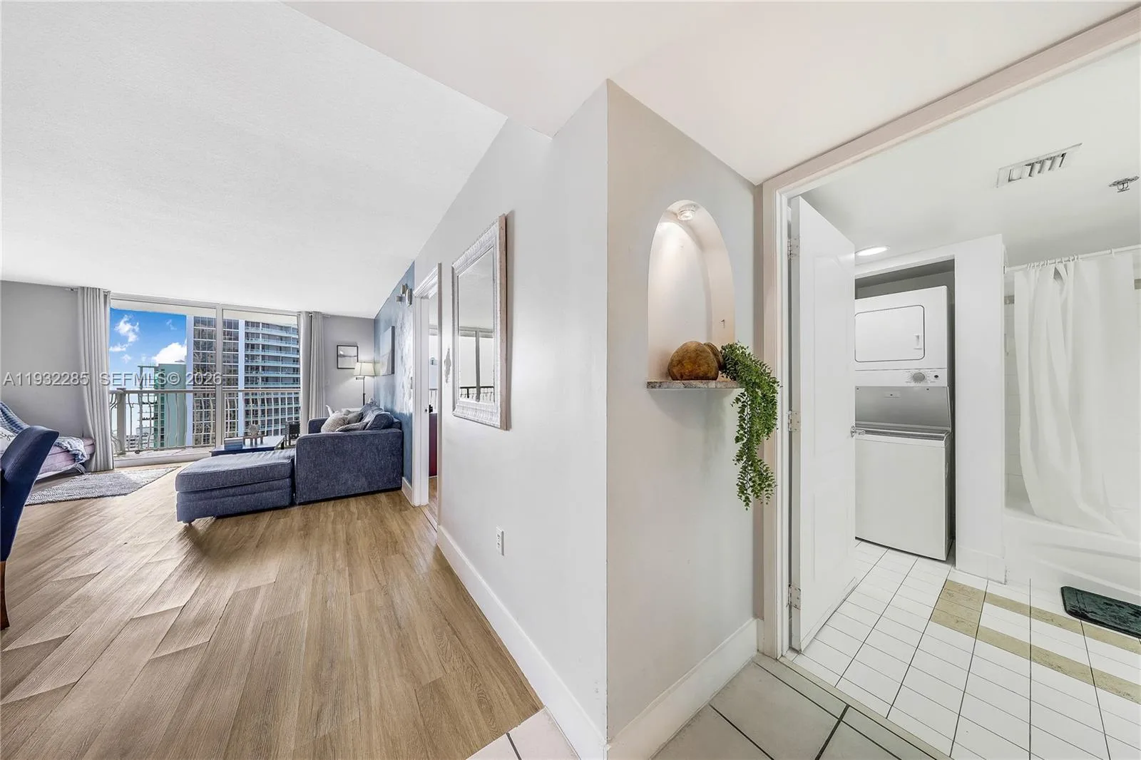 1200 Brickell Bay Dr # 2903, Miami, FL 33131 photo 2