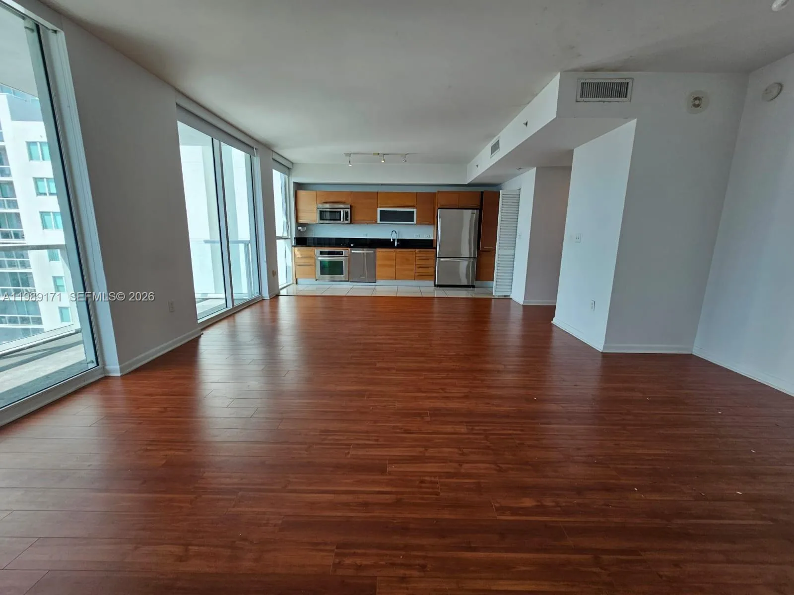 244 Biscayne Blvd # 3707, Miami, FL 33132 photo 6