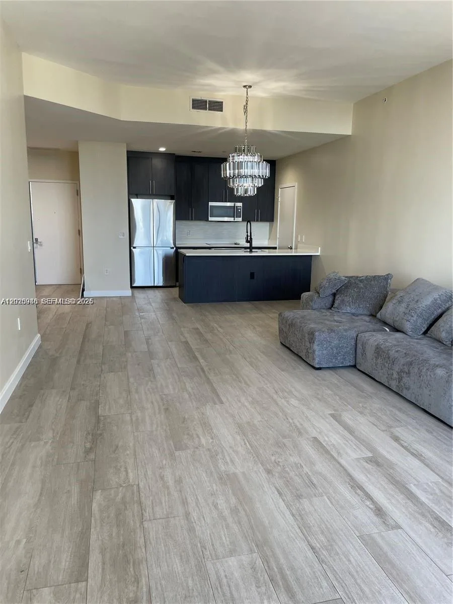 55 SW 9th St # 4304, Miami, FL 33130 photo 2