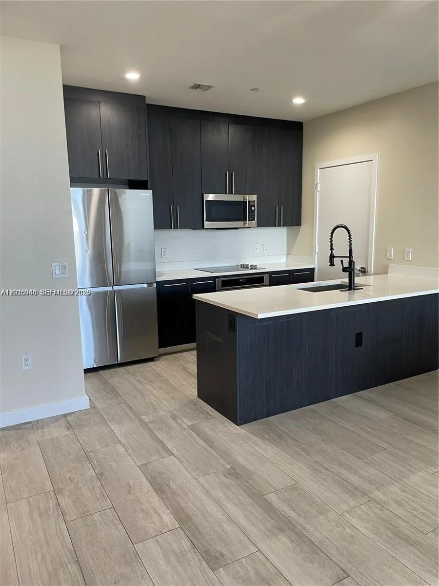 55 SW 9th St # 4304, Miami, FL 33130 photo 4