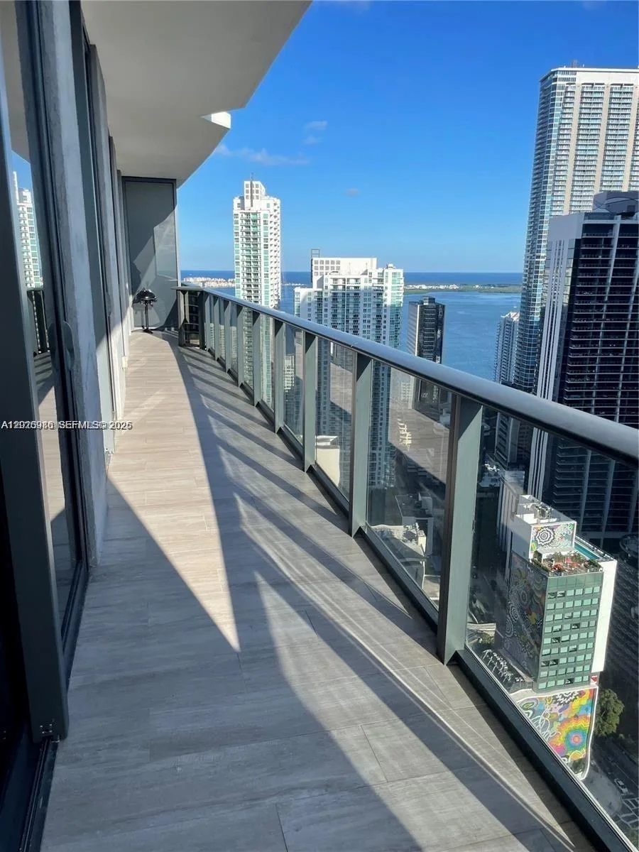 55 SW 9th St # 4304, Miami, FL 33130 photo 8