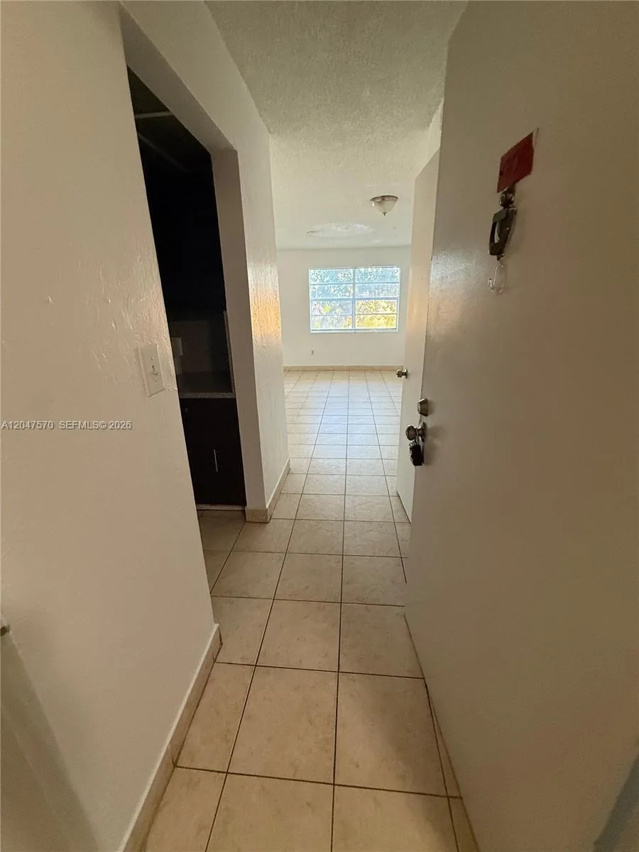 1305 W 53rd St # 406, Hialeah, FL 33012