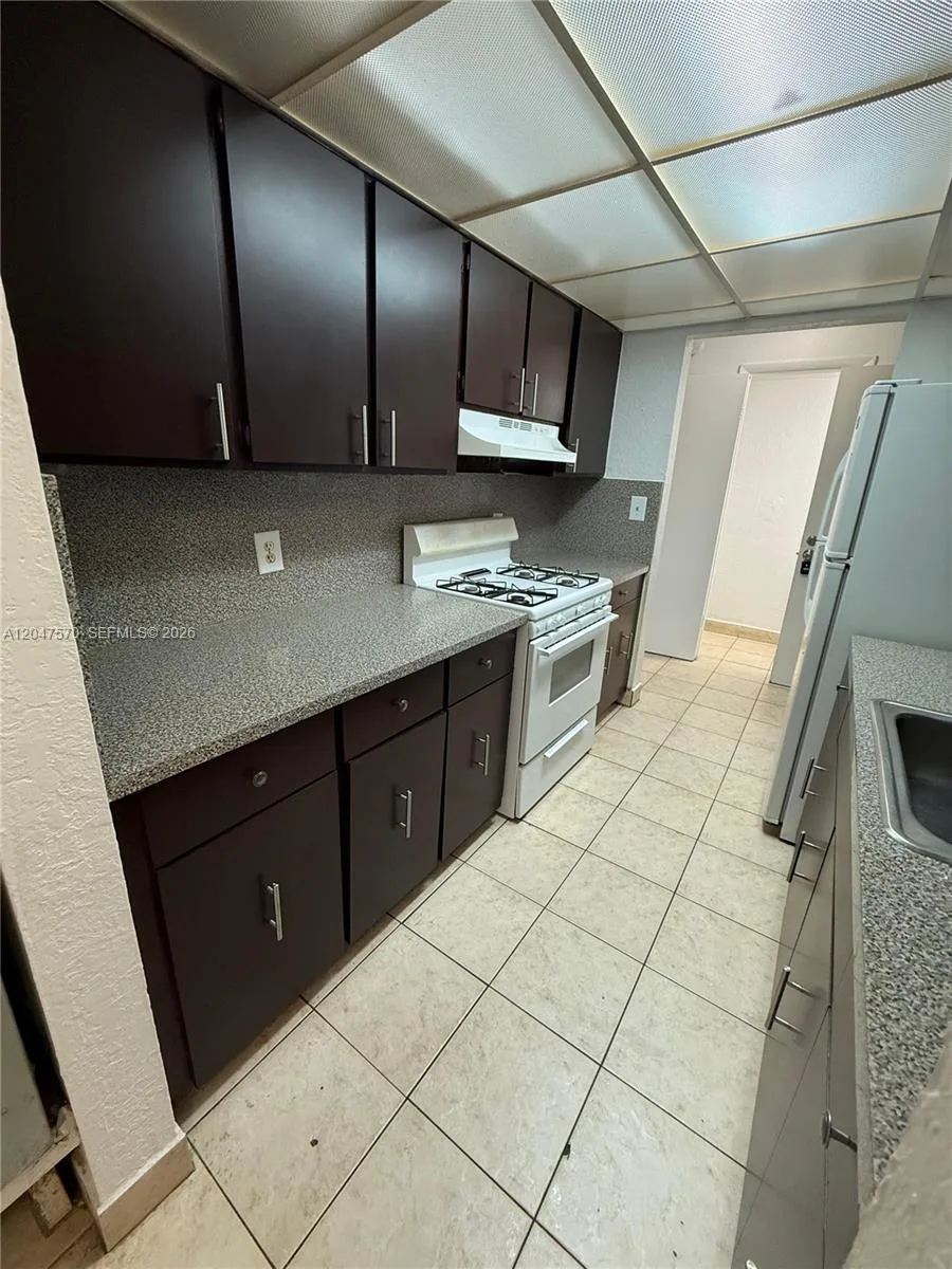 1305 W 53rd St # 406, Hialeah, FL 33012 photo 3