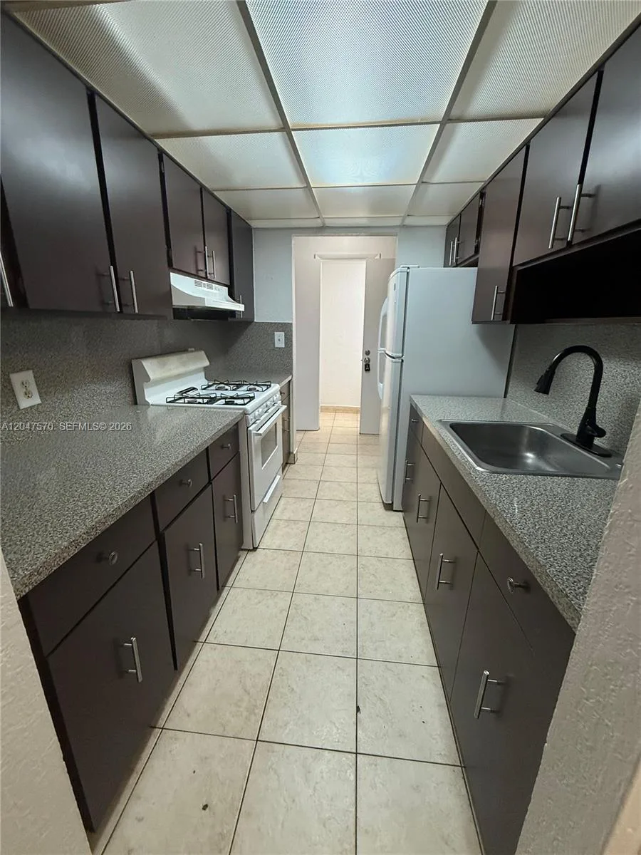 1305 W 53rd St # 406, Hialeah, FL 33012 photo 4