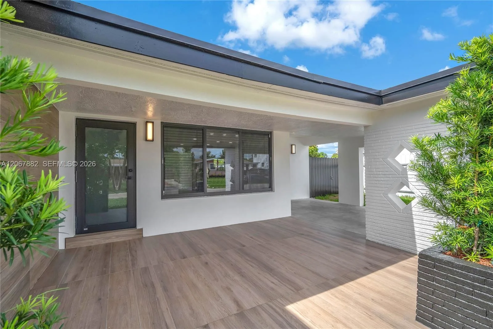 2840 SW 5th St, Fort Lauderdale, FL 33312 photo 2
