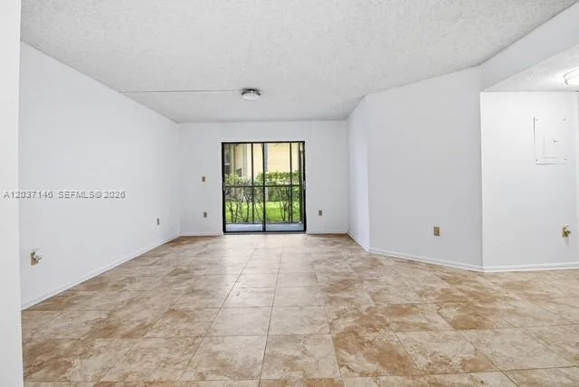 907 NE 199th St # 106, Miami, FL 33179 photo 5