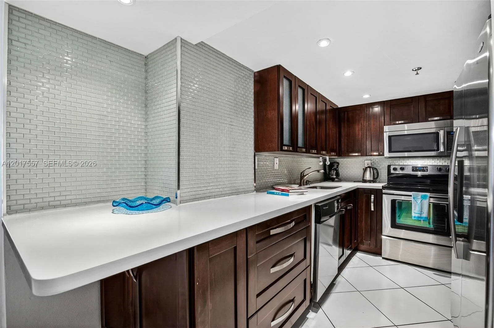 2401 Collins Ave # 1107, Miami Beach, FL 33140 photo 3
