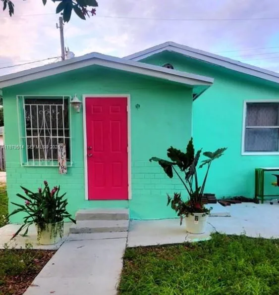 2239 Sheridan St, Hollywood, FL 33020