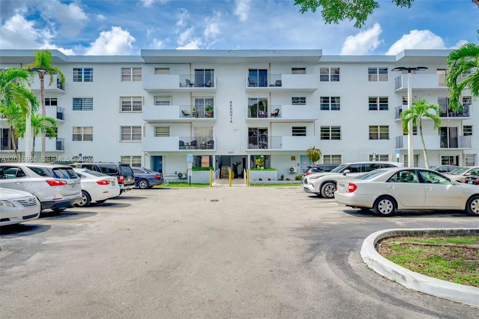 Listing photo 9