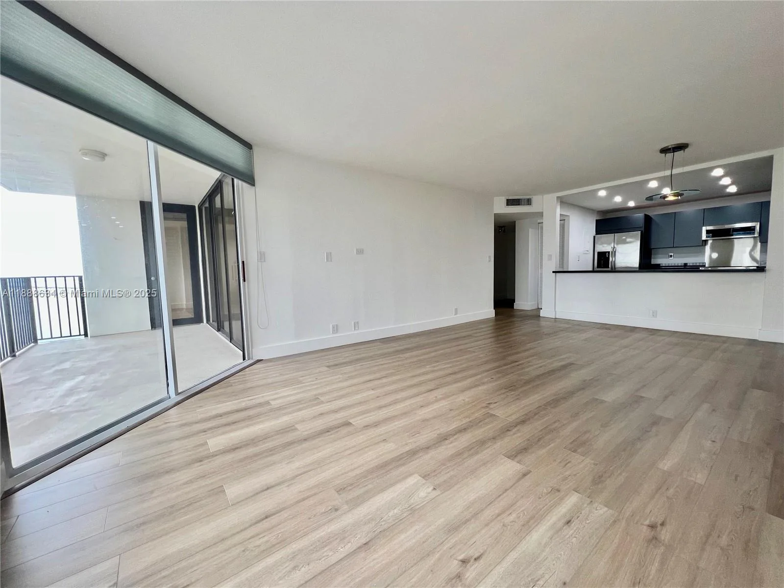 1901 Brickell Ave # B1613, Miami, FL 33129 photo 6