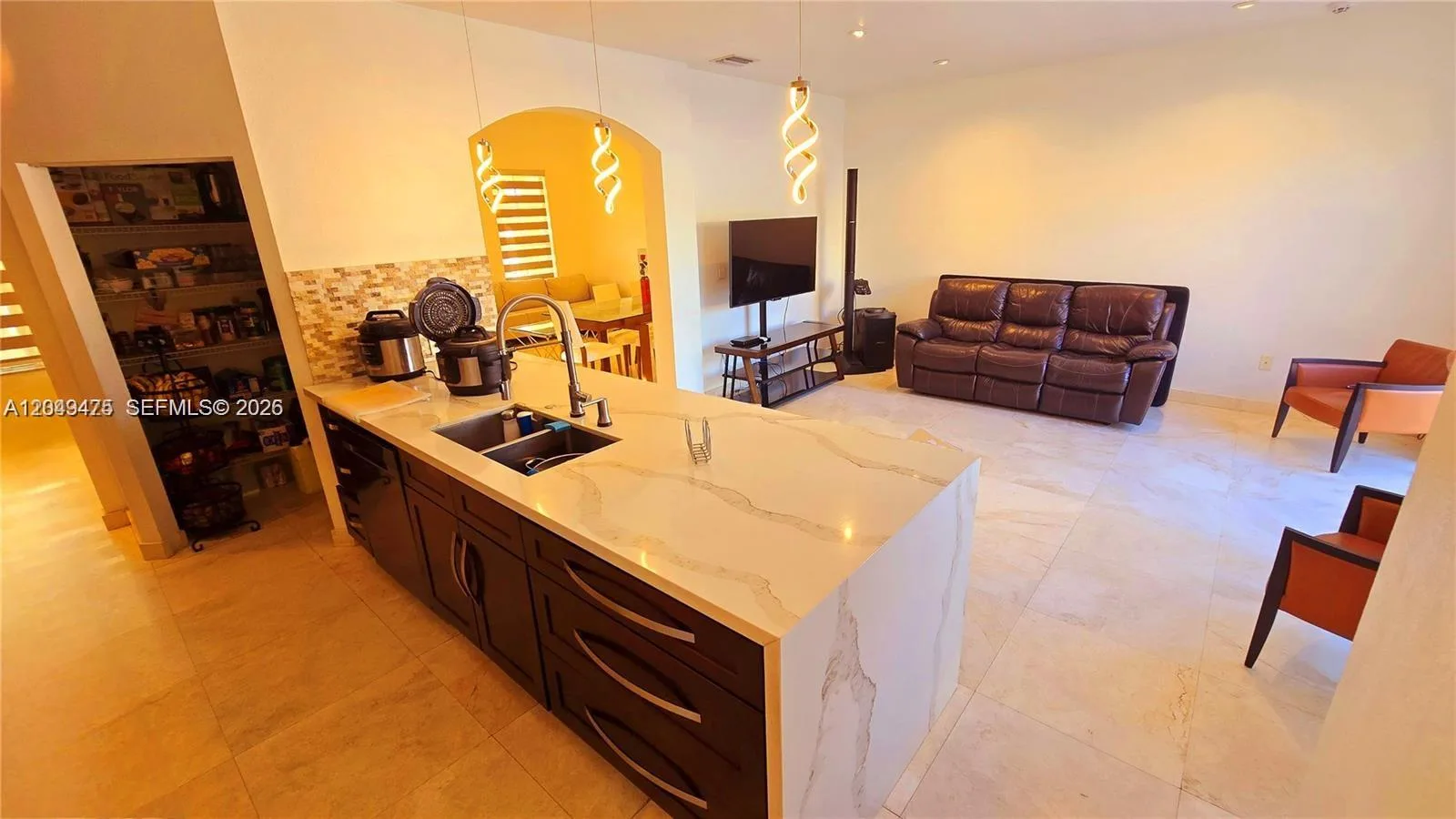 2105 NE 40th Ave, Homestead, FL 33033 photo 2