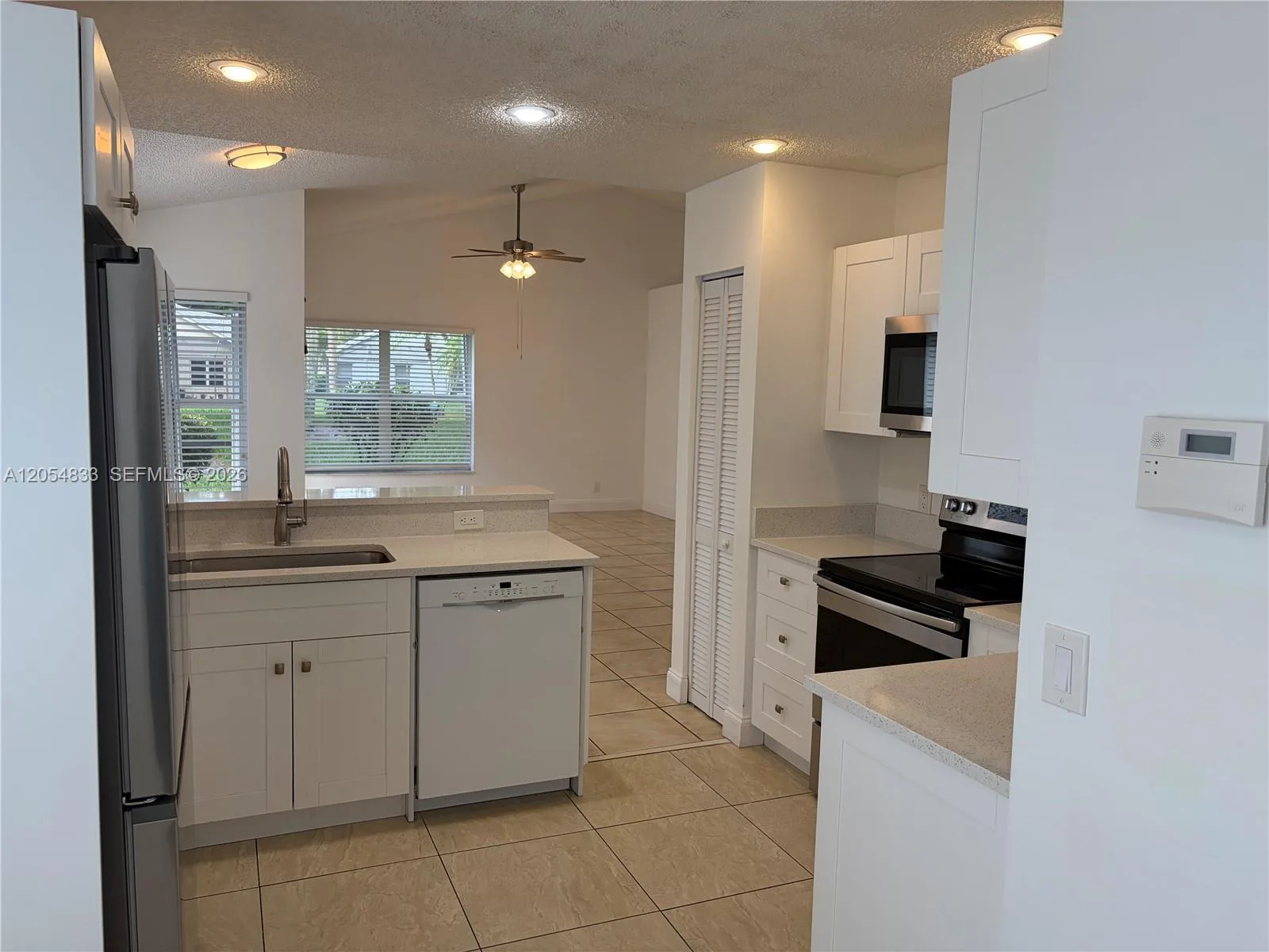 9020 N Lake Park Cir N, Davie, FL 33328 photo 5
