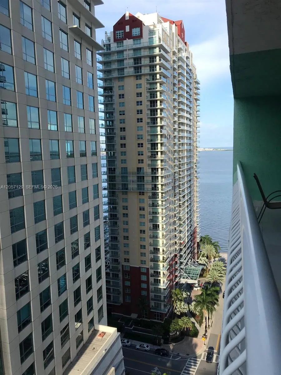 1200 Brickell Bay Dr # 2418, Miami, FL 33131