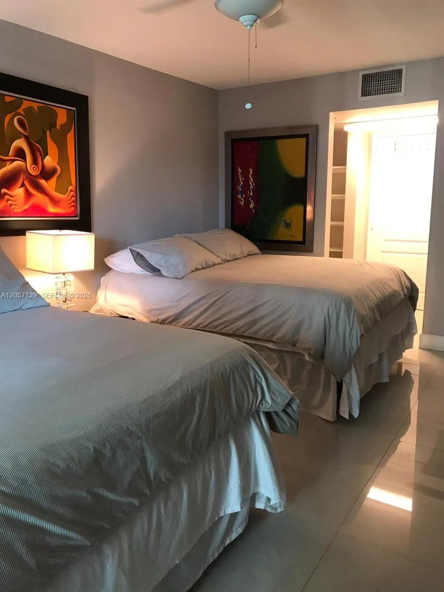 1200 Brickell Bay Dr # 2418, Miami, FL 33131 photo 5