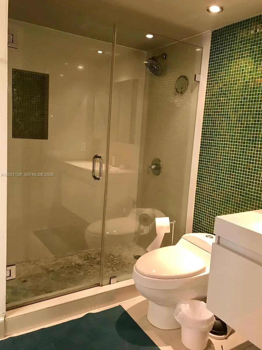 1200 Brickell Bay Dr # 2418, Miami, FL 33131 photo 6