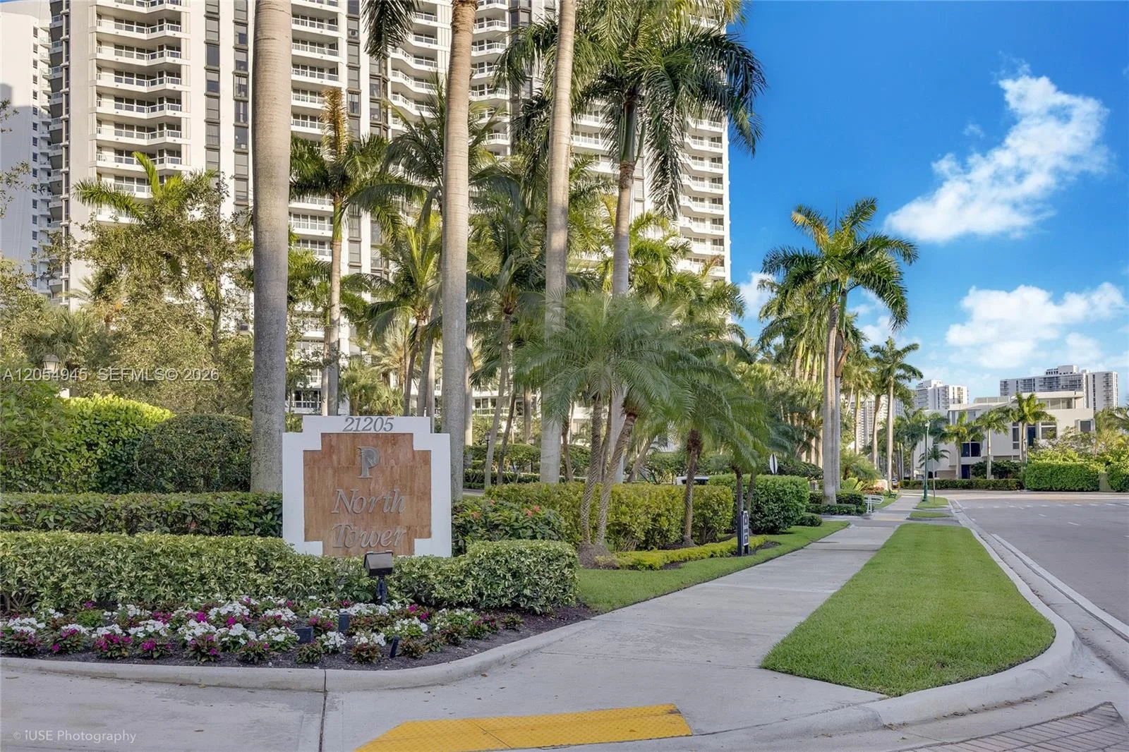 21205 Yacht Club Dr # 701, Aventura, FL 33180