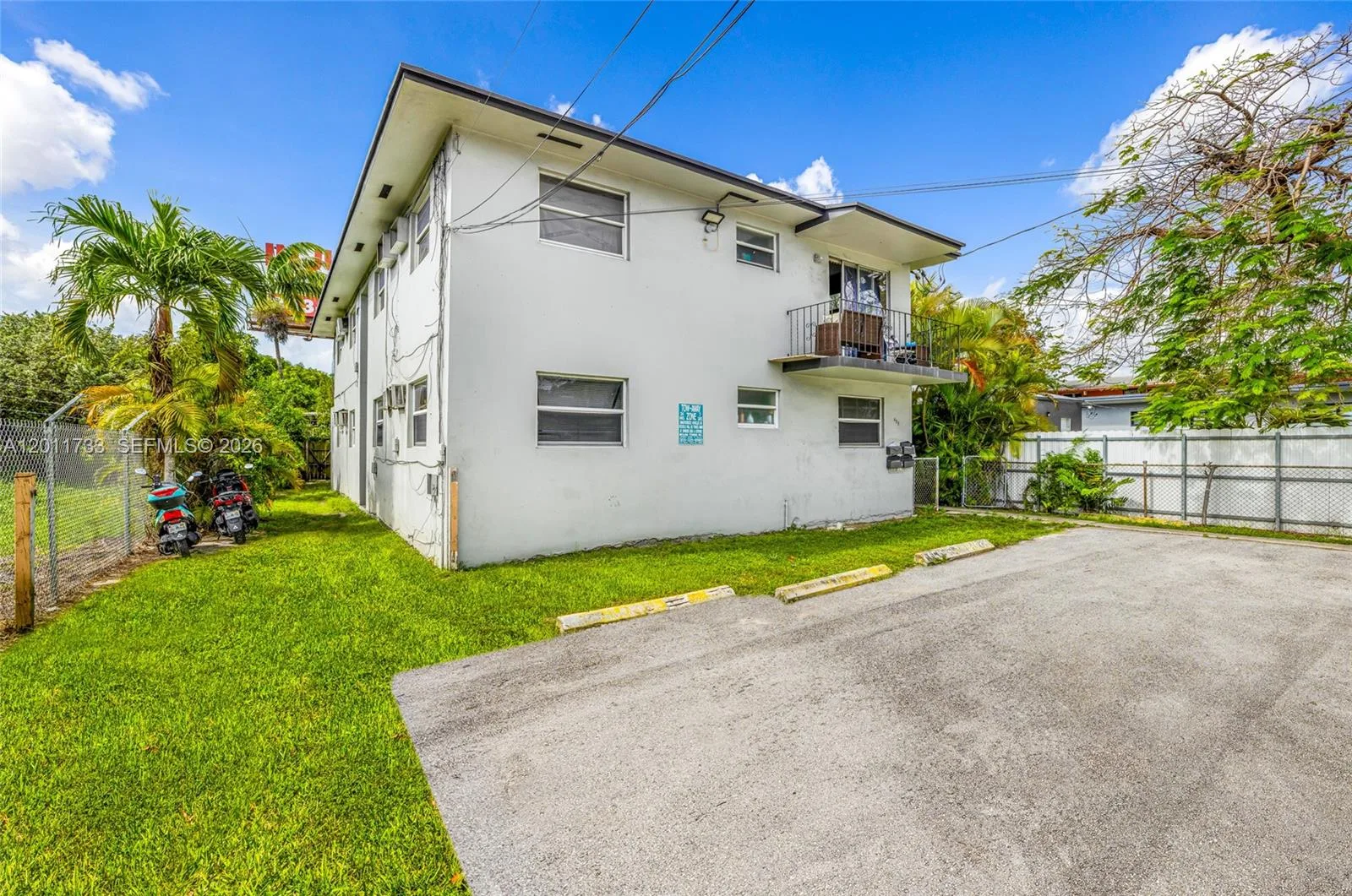 650 NW 28th St, Miami, FL 33127 photo 3