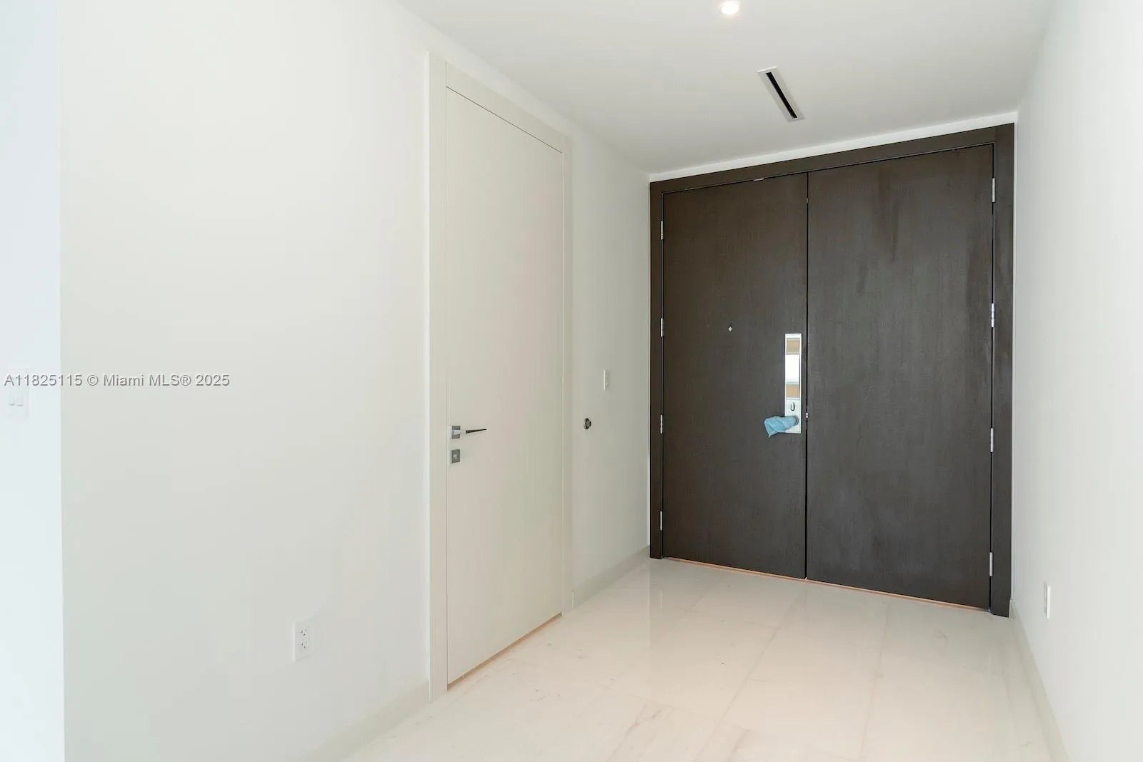 300 Biscayne Blvd Way # 3902, Miami, FL 33131 photo 9