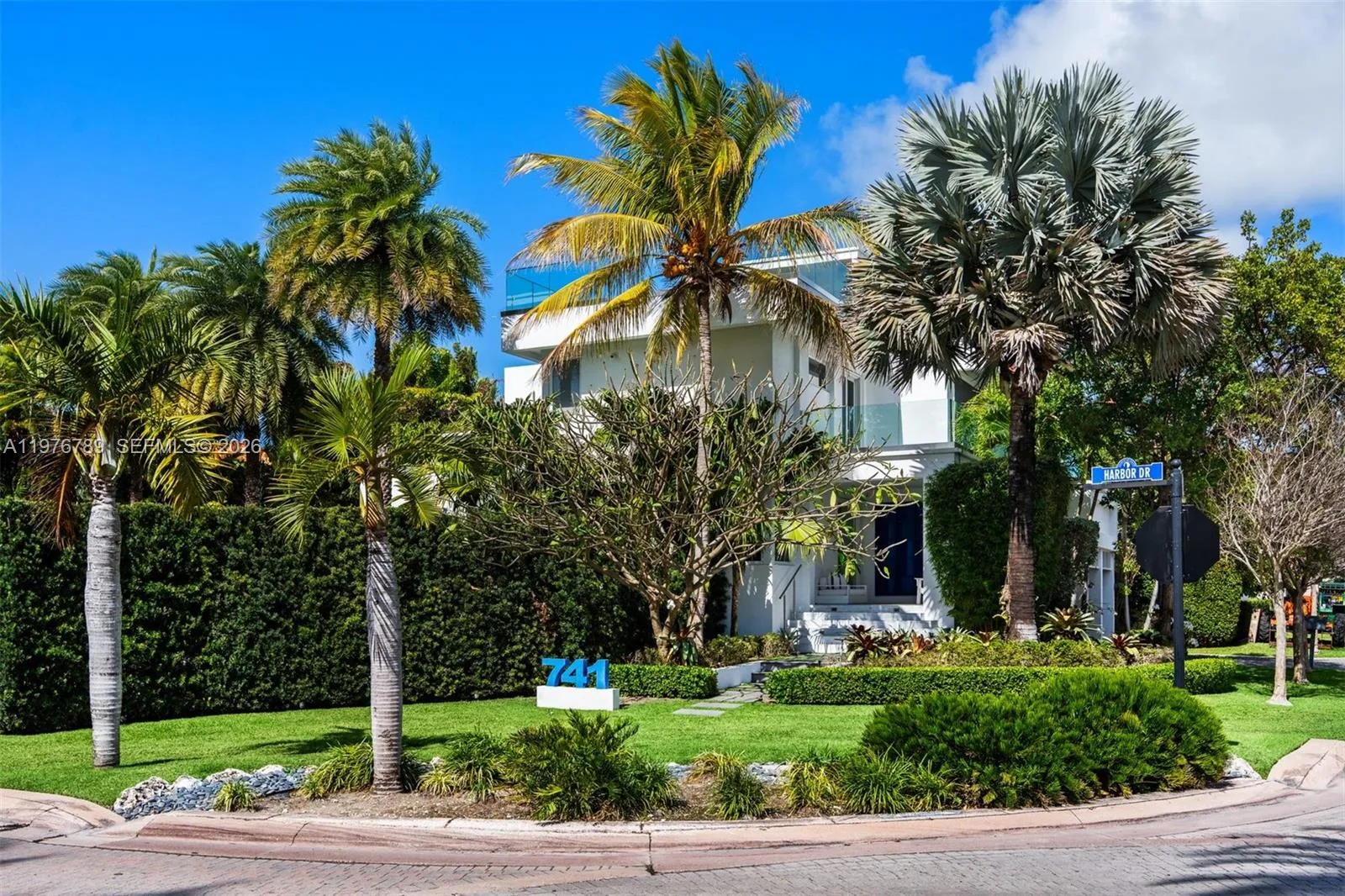 741 Harbor Dr, Key Biscayne, FL 33149 photo 3