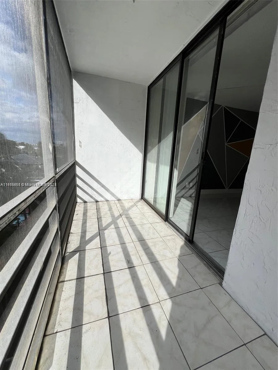 2935 NE 163rd St # 5C, North Miami Beach, FL 33160 photo 3