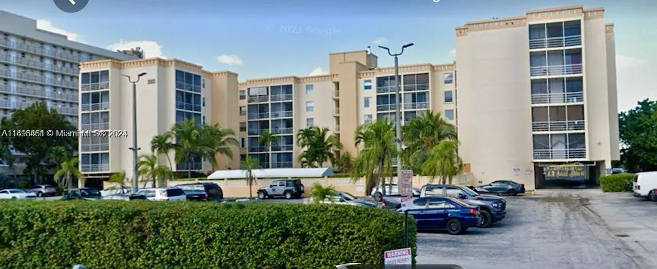 2935 NE 163rd St # 5C, North Miami Beach, FL 33160 photo 4