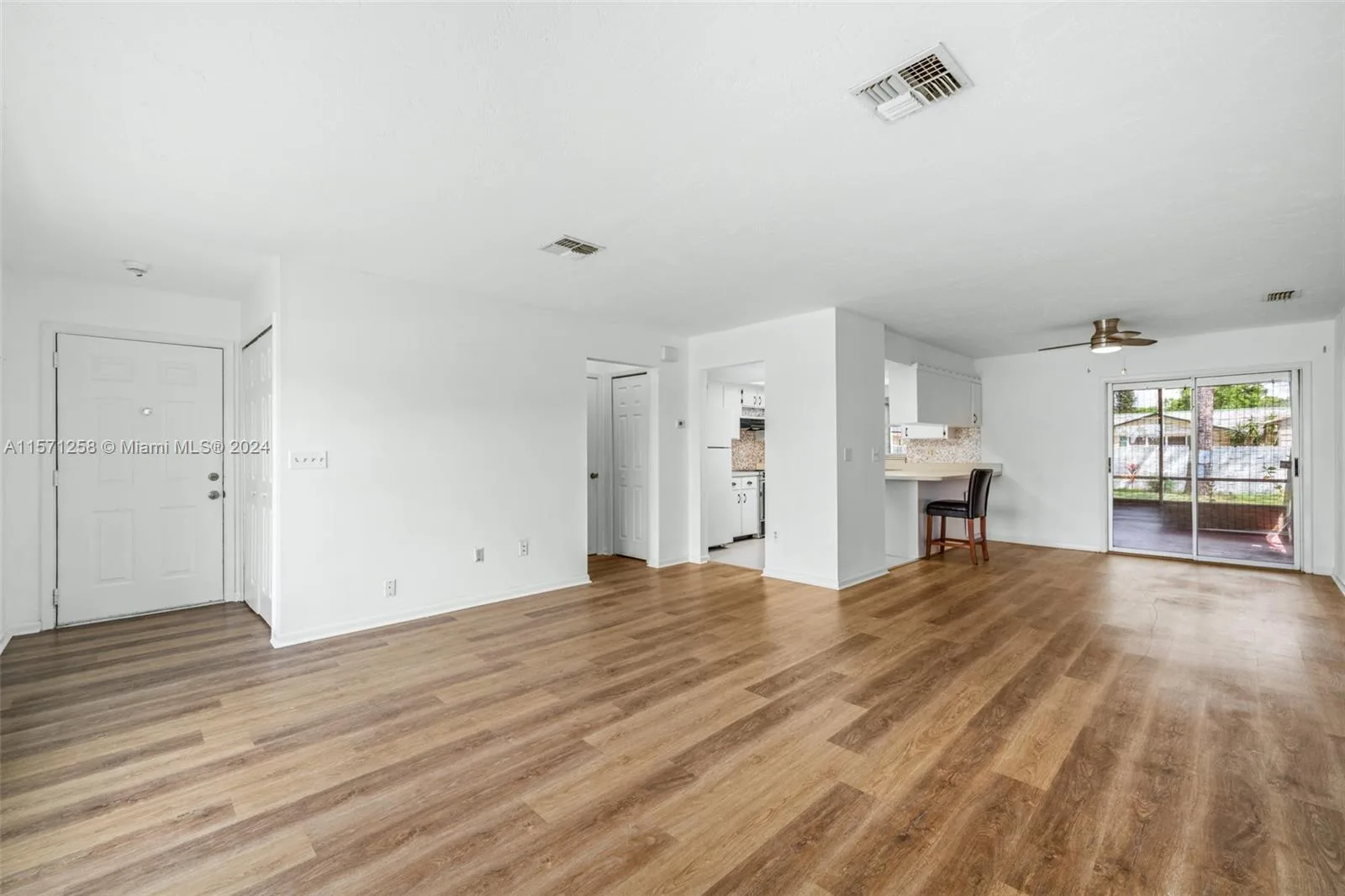 3408 Hollywood Blvd, Sebring, FL 33875 photo 2