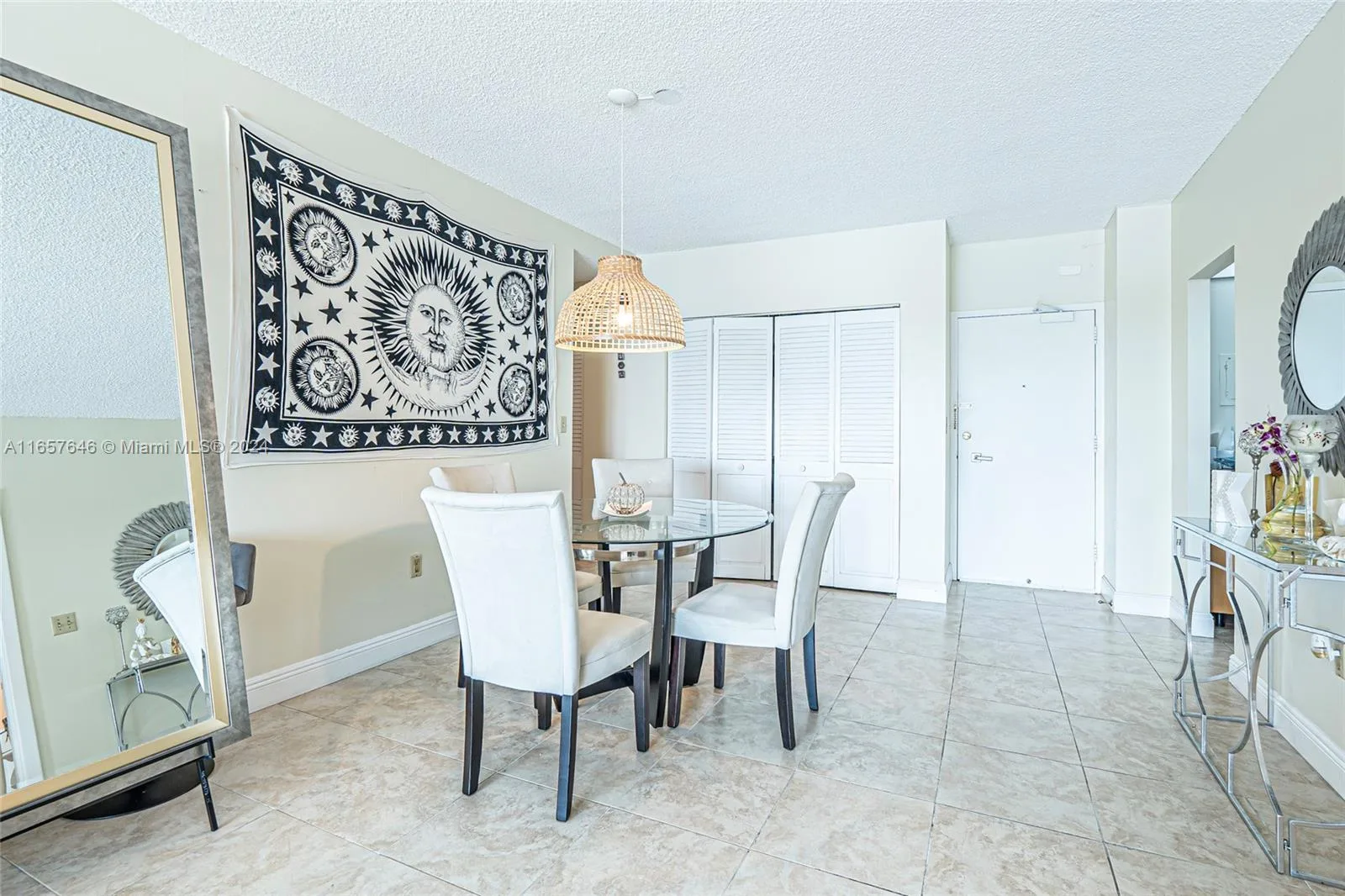 300 Bayview Dr # 1012, Sunny Isles Beach, FL 33160 photo 11