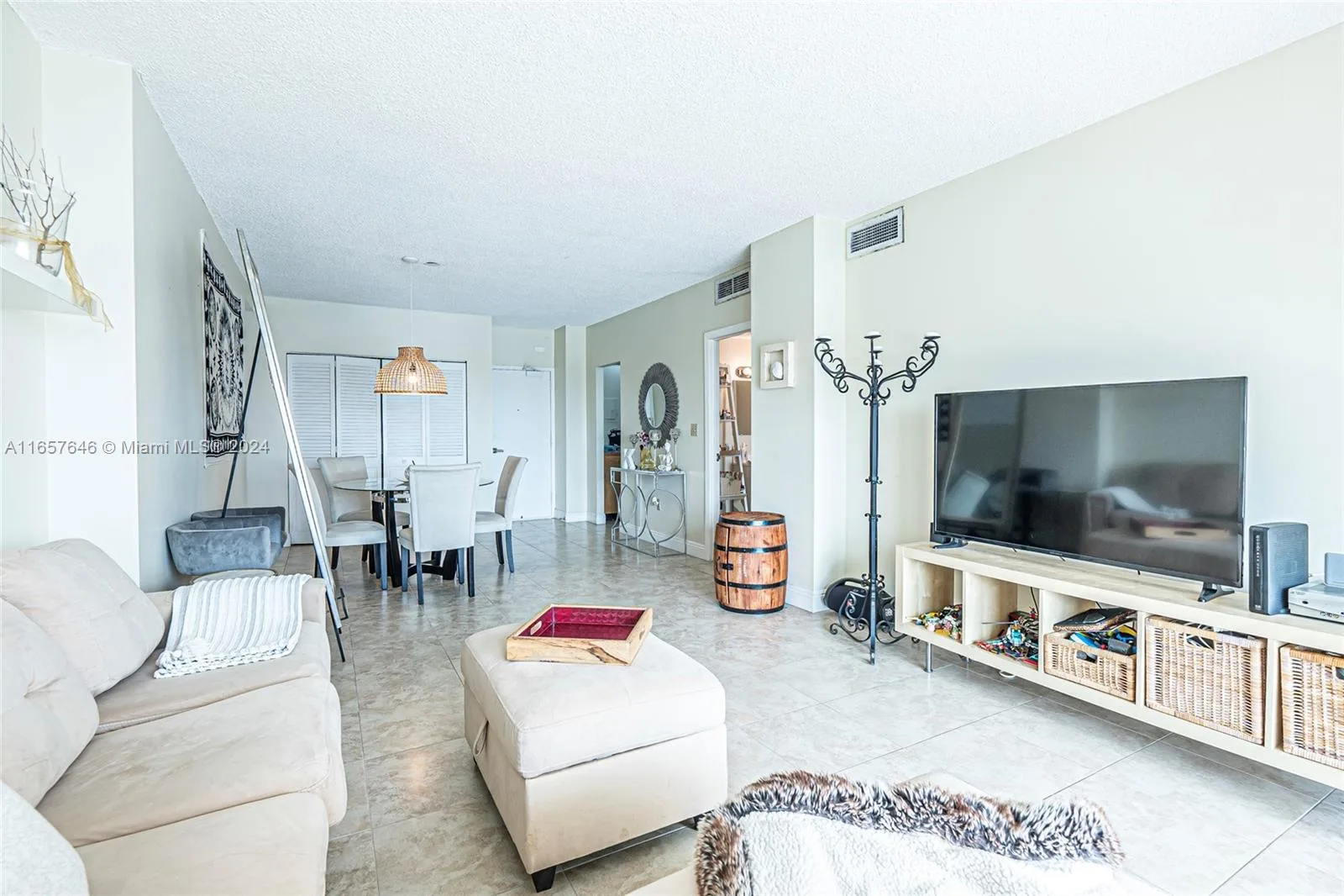 300 Bayview Dr # 1012, Sunny Isles Beach, FL 33160 photo 7