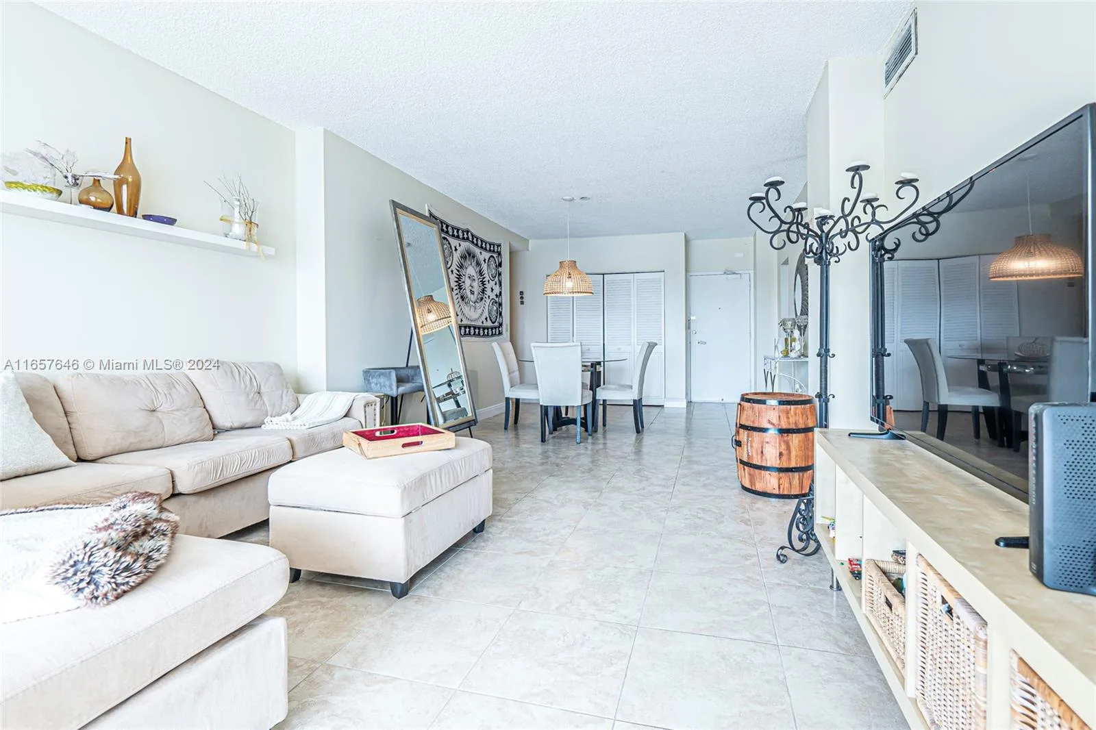 300 Bayview Dr # 1012, Sunny Isles Beach, FL 33160 photo 9
