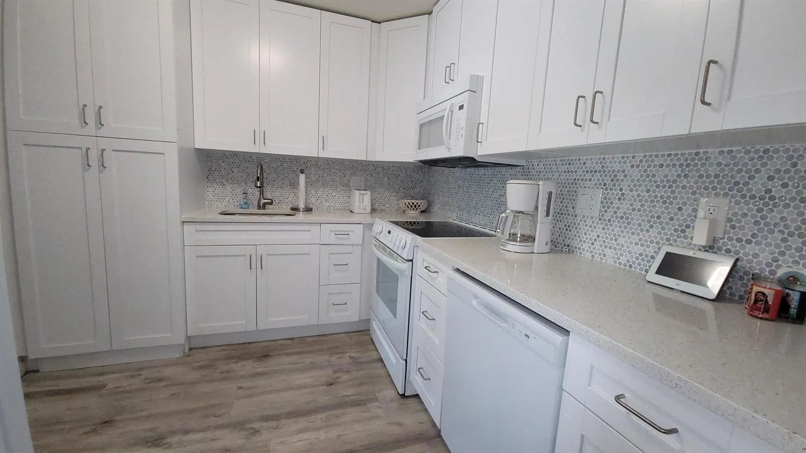 50 Plymouth F, West Palm Beach, FL 33417 photo 2