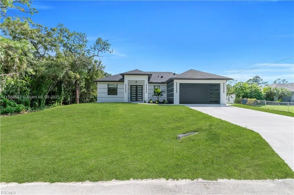 2903 Beluga ST, Lehigh Acres, FL 33972