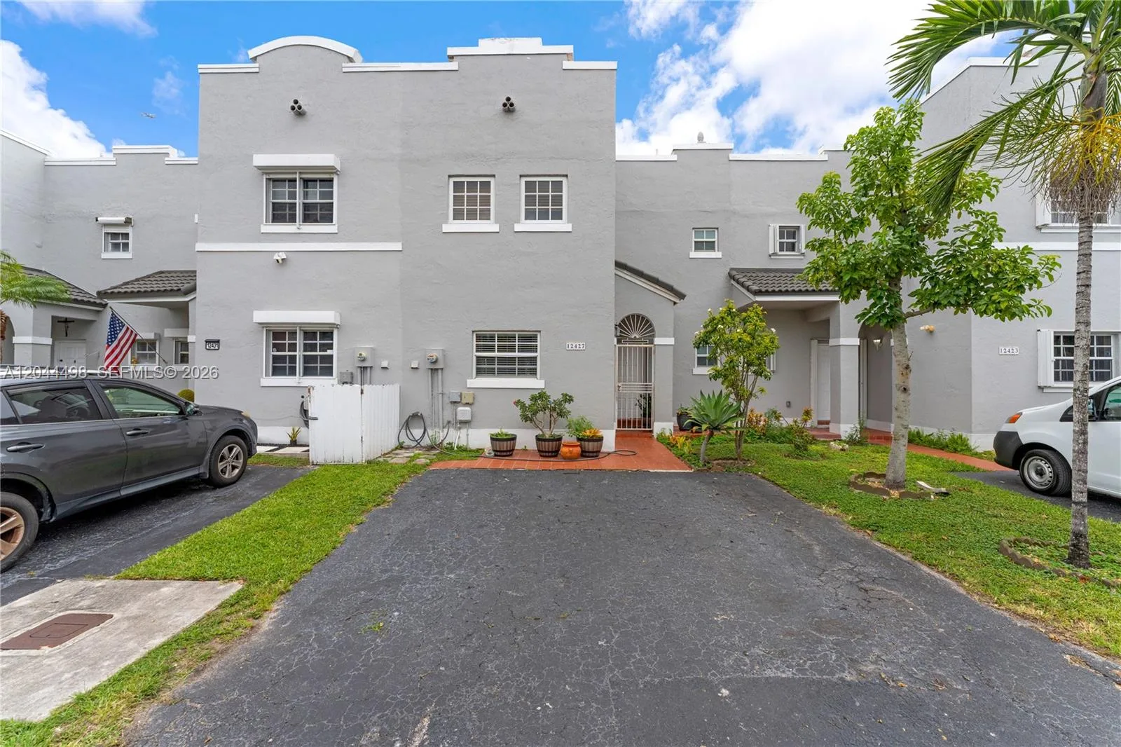 12427 NW 7th Ln, Miami, FL 33182