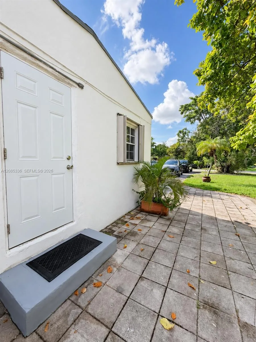 6765 SW 34th St # 1, Miami, FL 33155