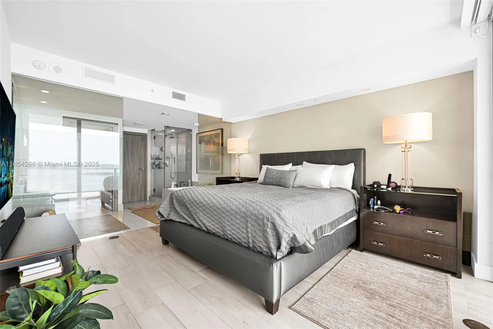 650 NE 32nd St # 2201, Miami, FL 33137 photo 13