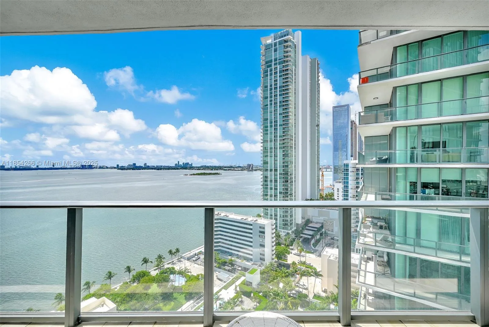 650 NE 32nd St # 2201, Miami, FL 33137 photo 2
