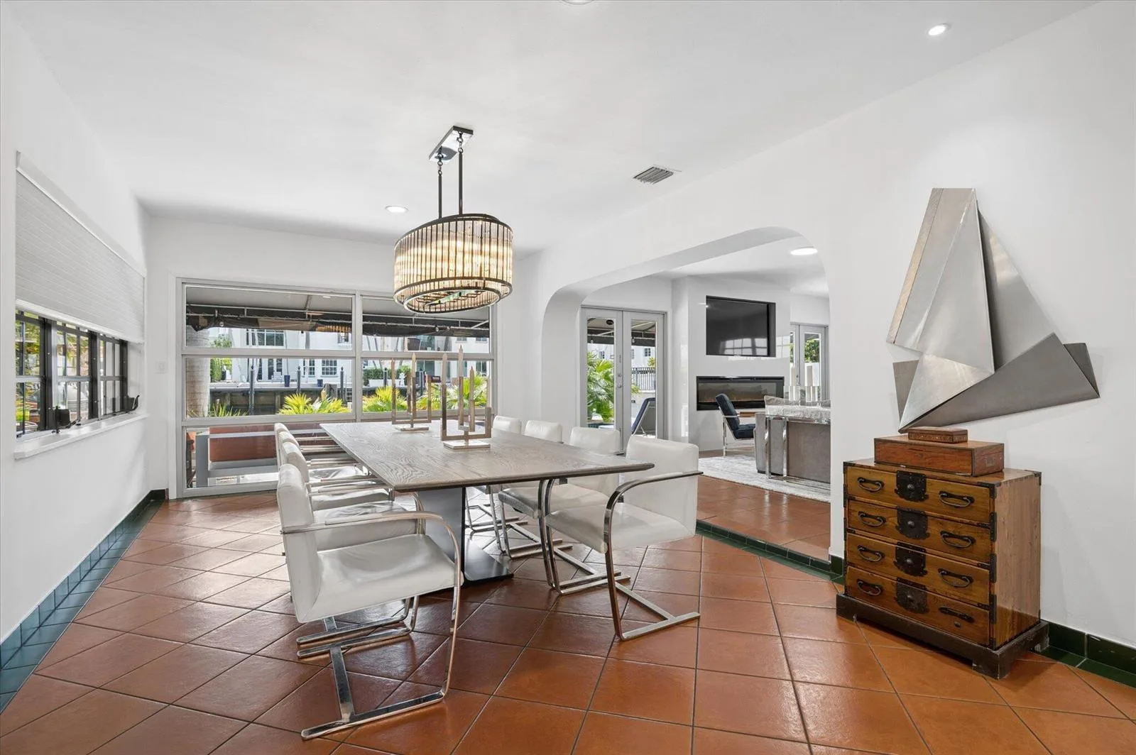 325 Coconut Isle Drive, Fort Lauderdale, FL 33301