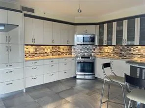 17555 Collins Avenue # 806, Sunny Isles Beach, FL 33160 photo 2