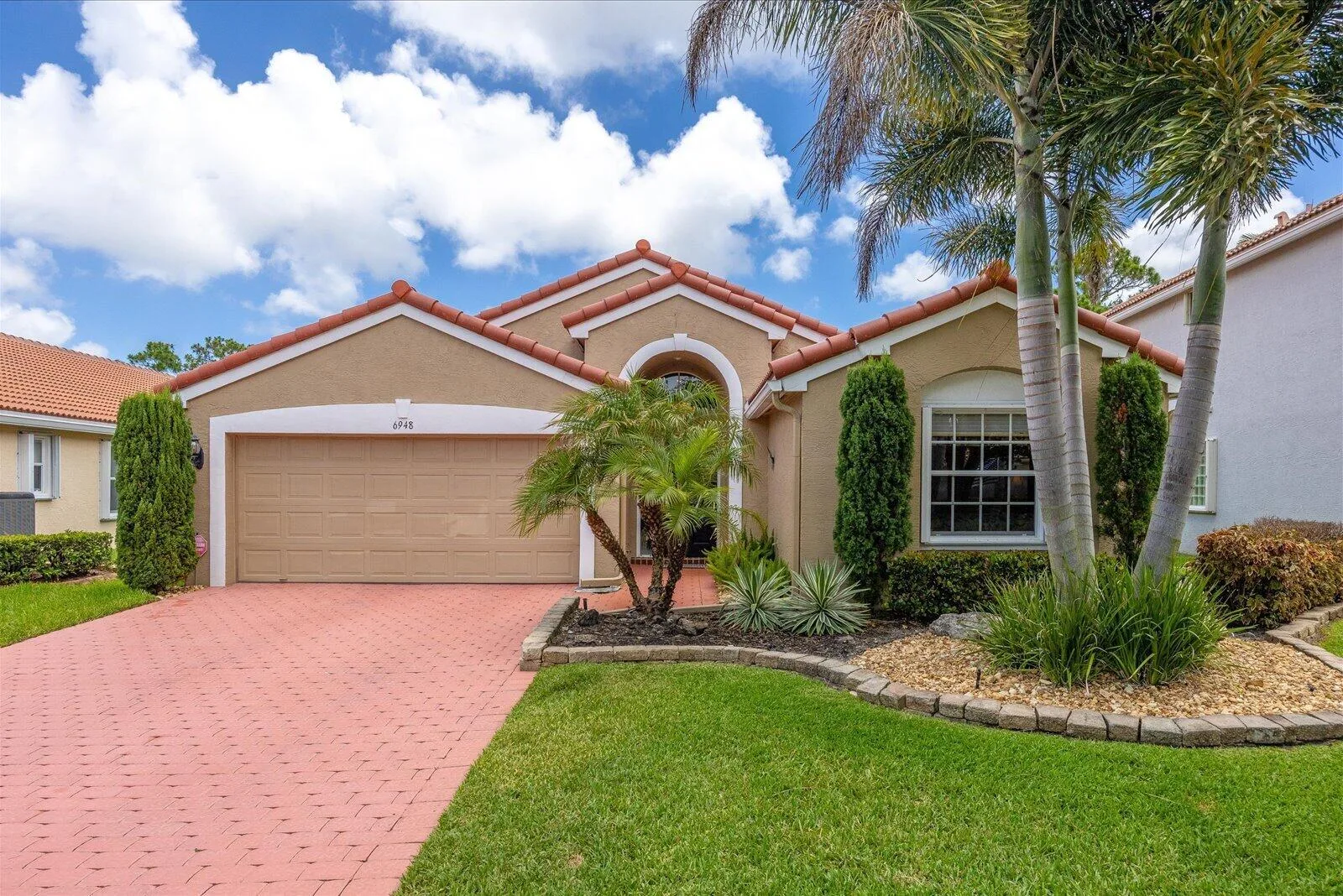 6948 SE Twin Oaks Circle, Stuart, FL 34997