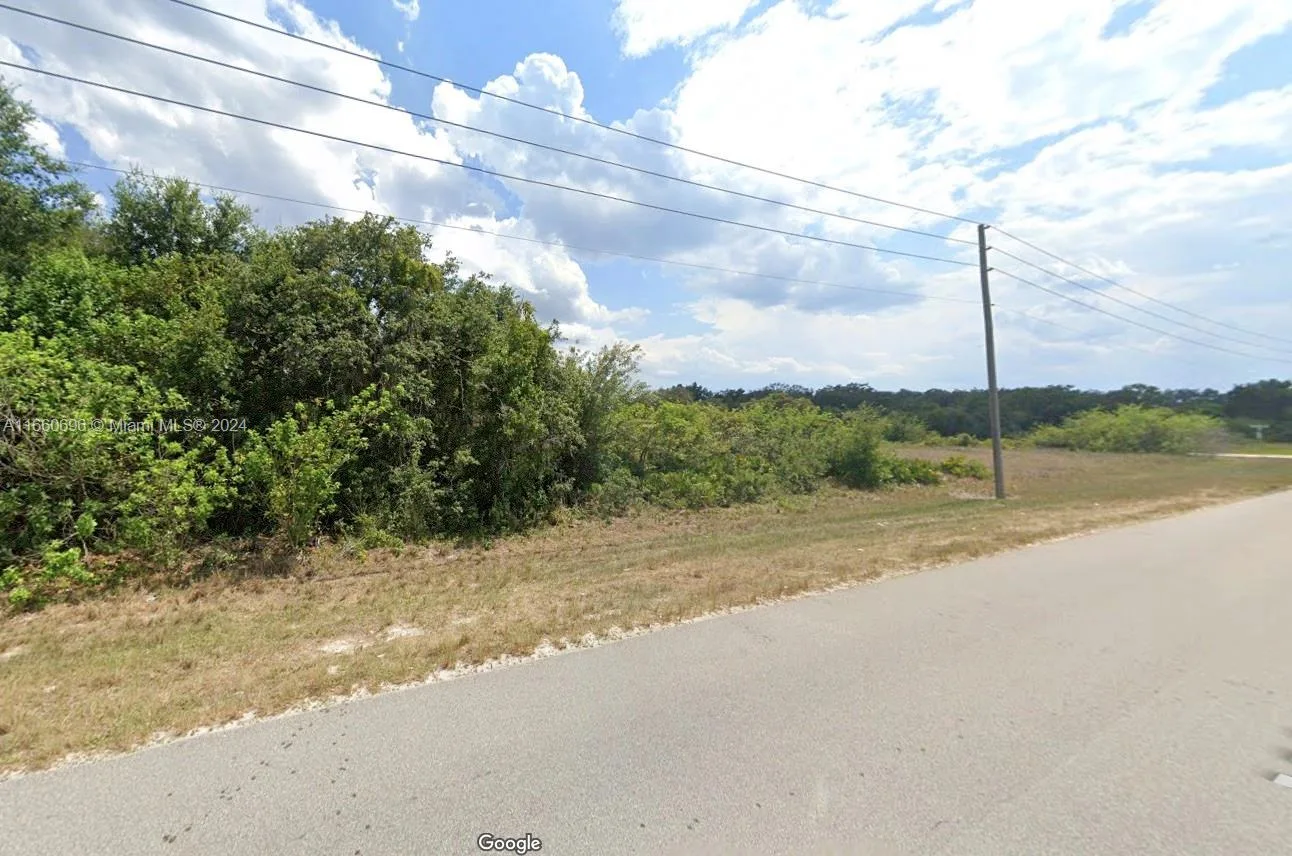2127 W Taunton Rd, Avon Park, FL 33825