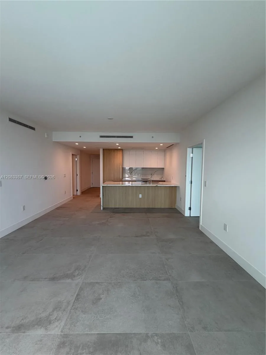 2411 Laguna Cir # 2508, North Miami, FL 33181
