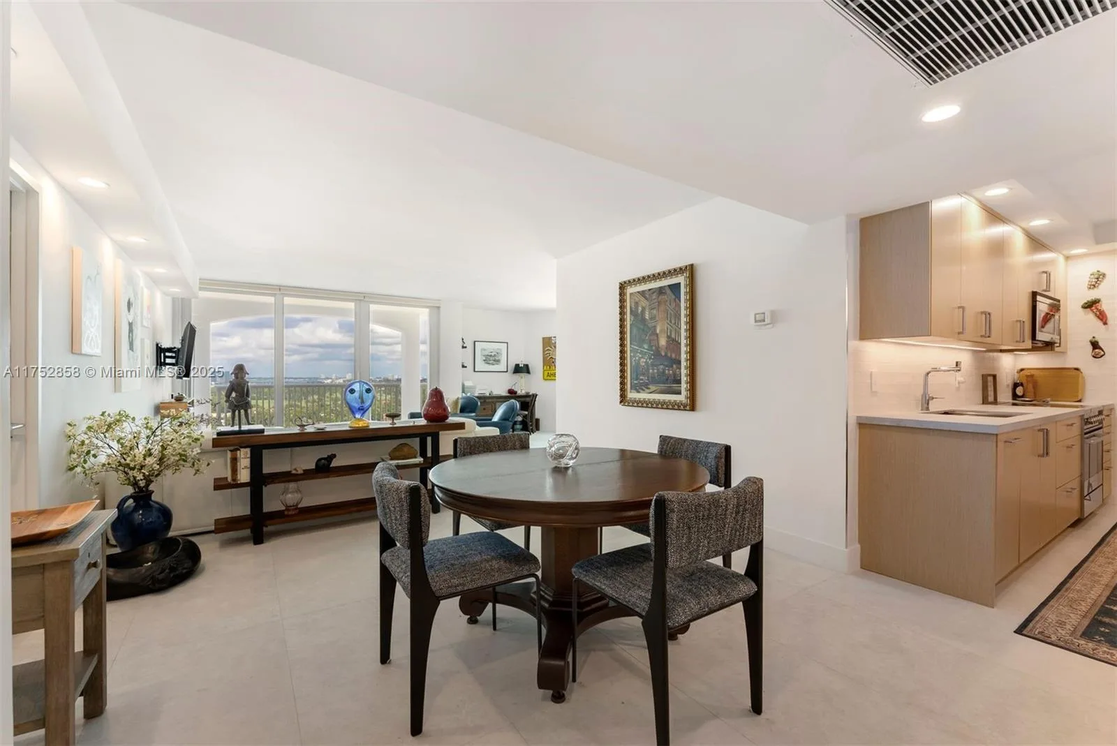 5401 Collins Ave # 1220, Miami Beach, FL 33140
