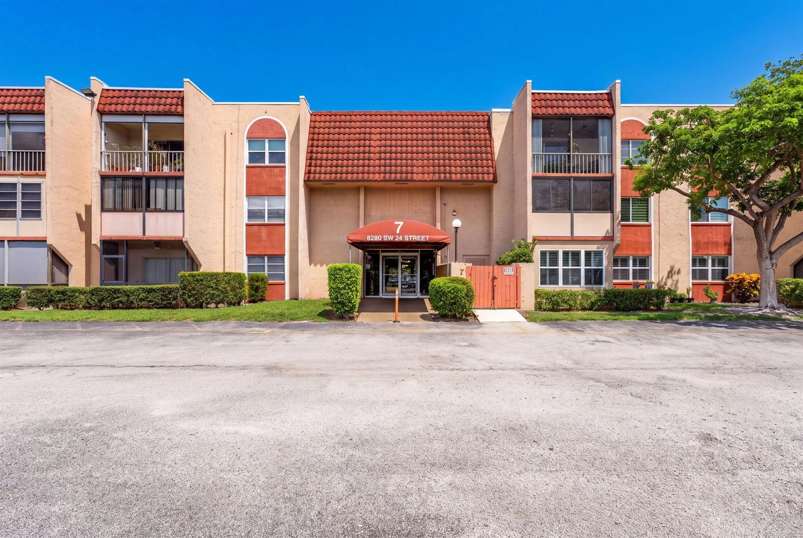 8260 SW 24TH Street # 6115, North Lauderdale, FL 33068