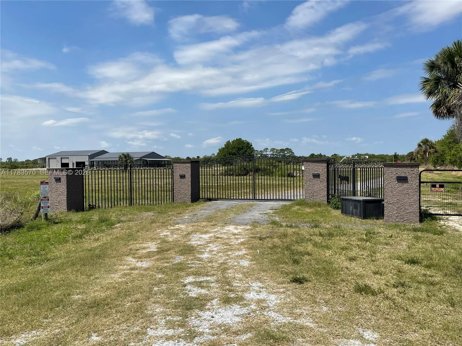 2105 86th Ave SW, Vero Beach, FL 32968