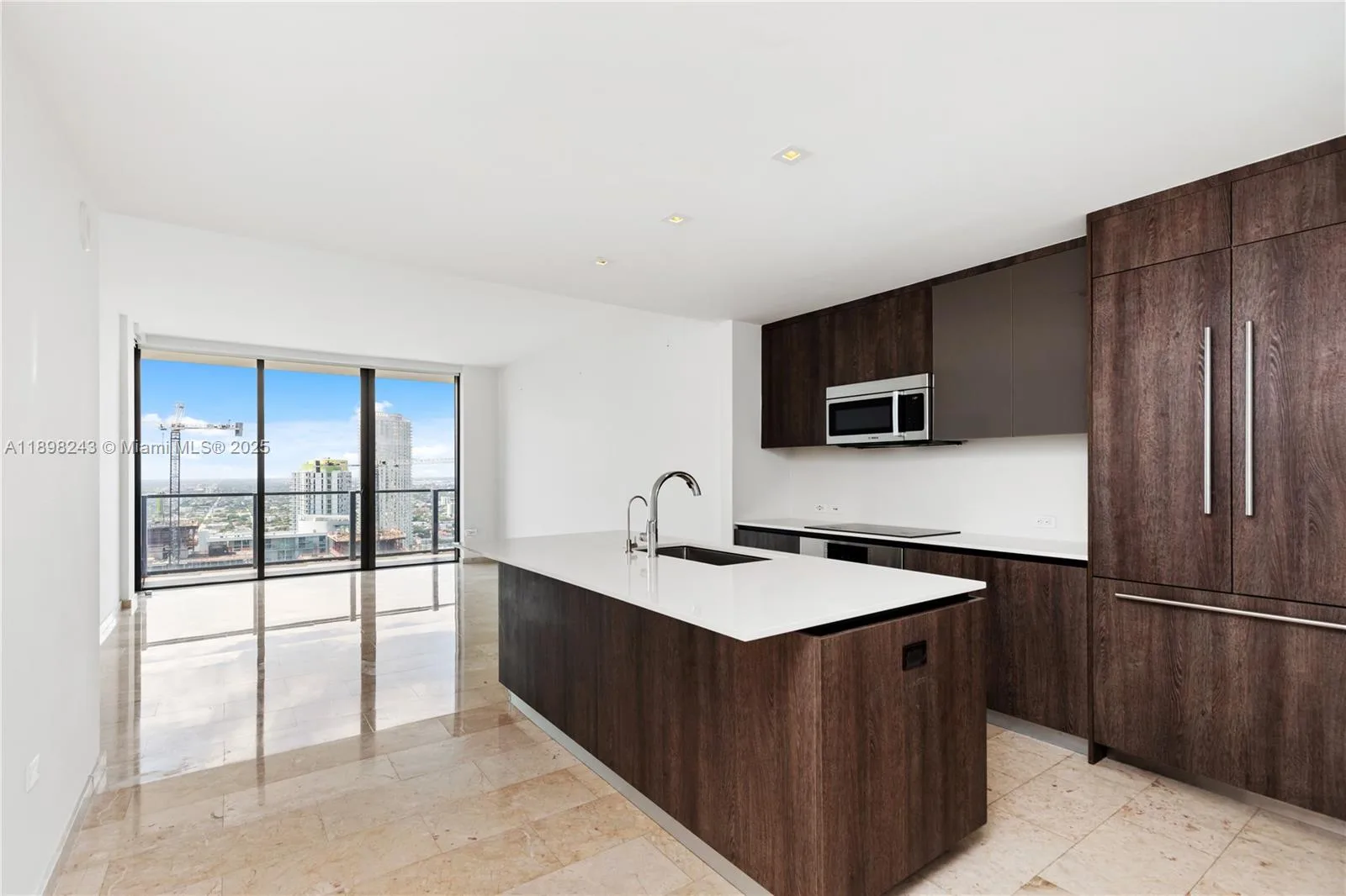 68 SE 6th St # 3906, Miami, FL 33131