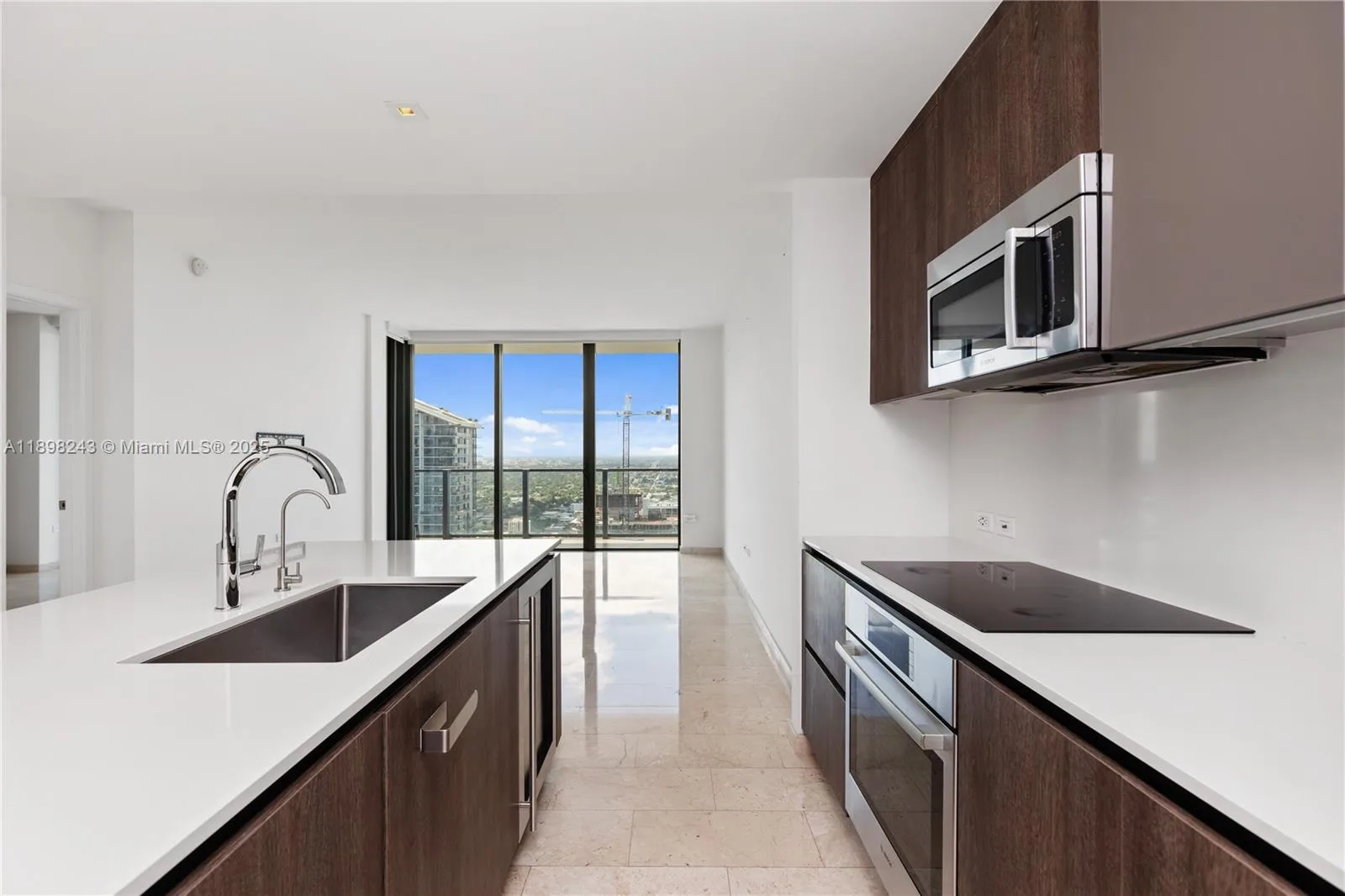68 SE 6th St # 3906, Miami, FL 33131 photo 11