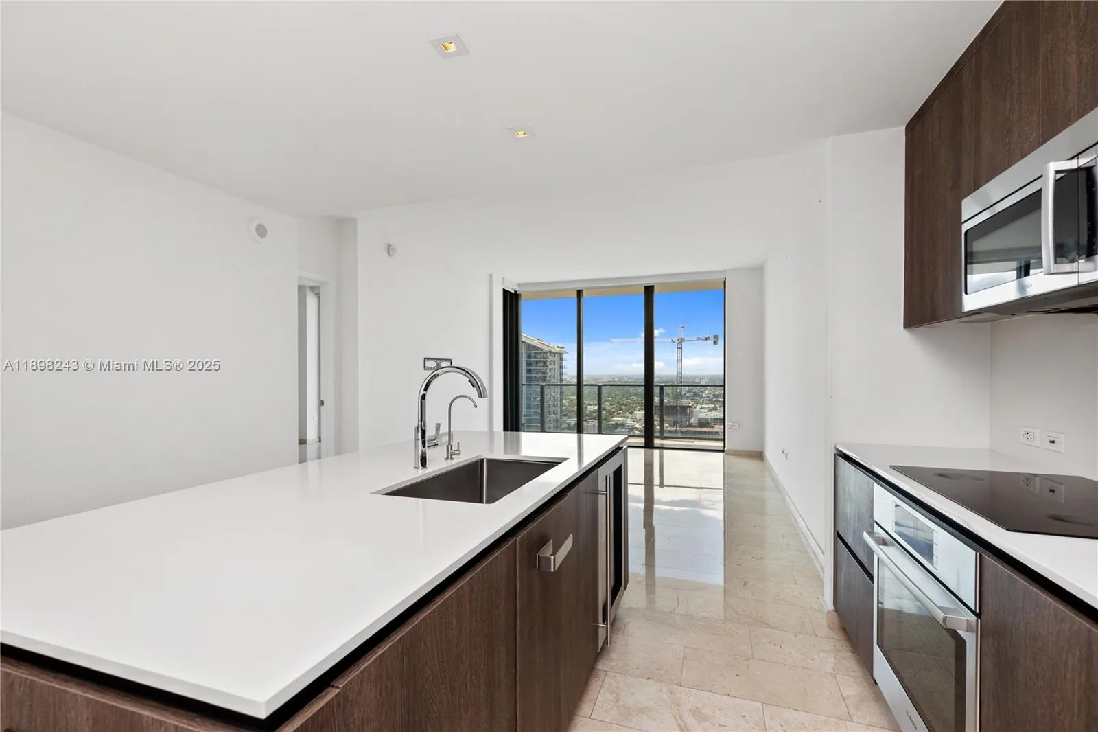 68 SE 6th St # 3906, Miami, FL 33131 photo 12
